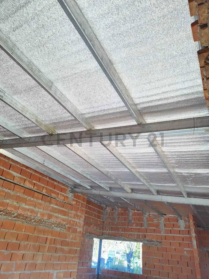 Foto de CASA EN CONSTRUCCION EN VENTA, CON AMPLIO TERRENO EN MAGGIOLO, imagen 2