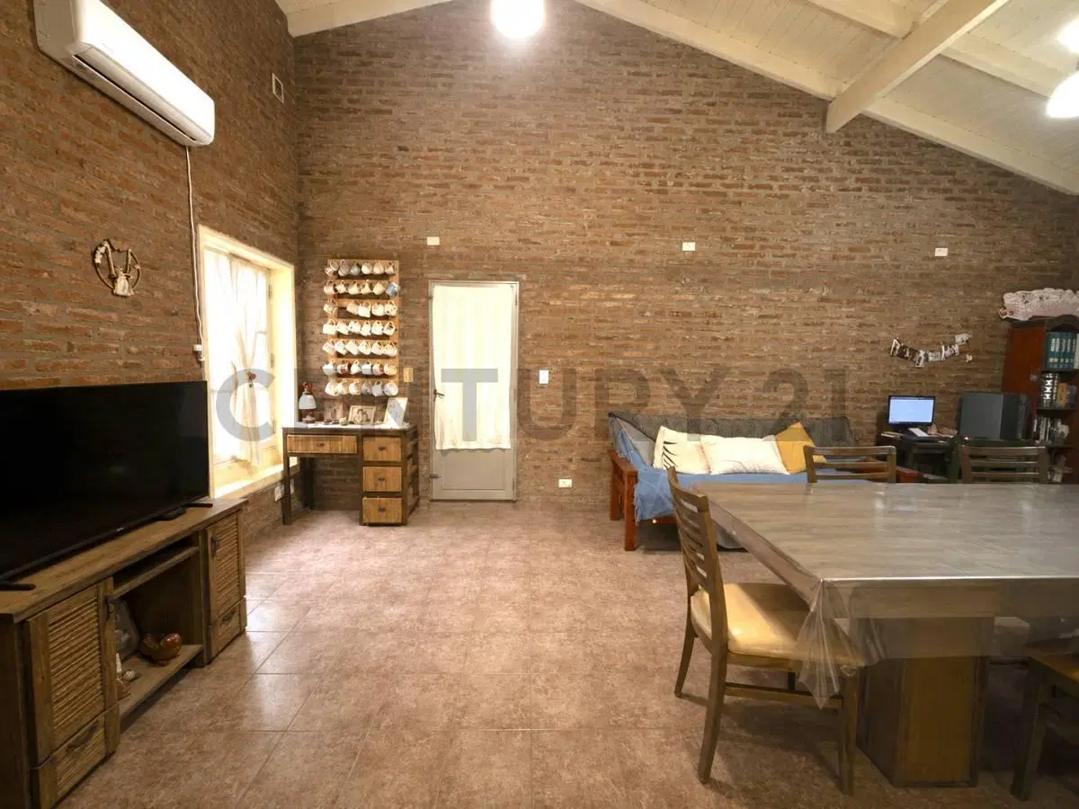 Casa con gran patio y mucho potencial - Venado Tuerto 4
