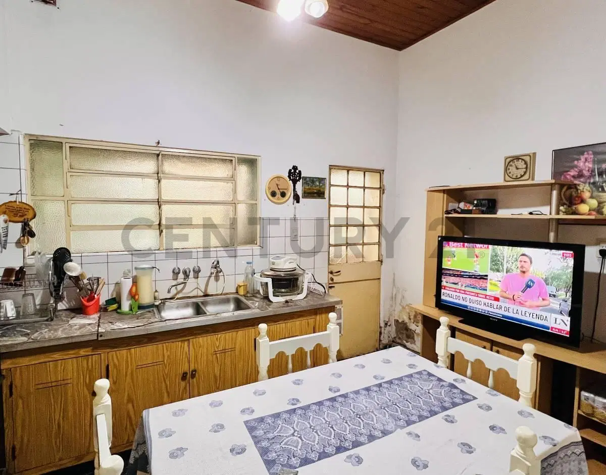Casa de dos dormitorios-Esquina España y Pueyrredón Venado tuerto 5
