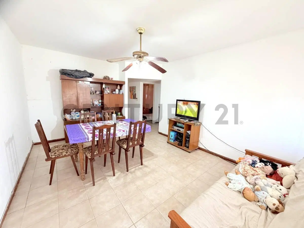 Casa en venta - Oportunidad sobre Avenida Chapuis 4