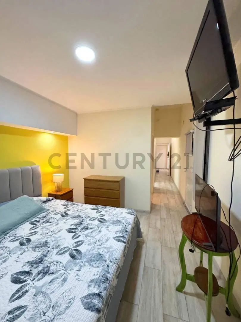 Casa moderna de 2 dormitorios con piscina y vestidor 4