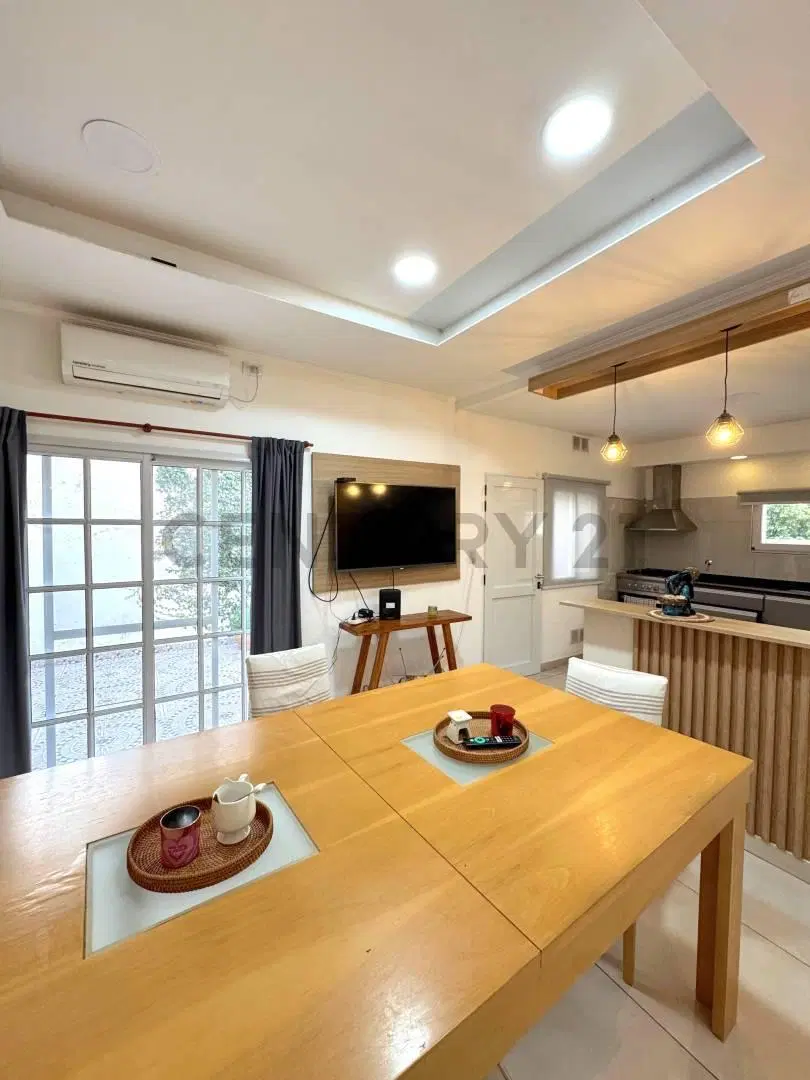 Casa moderna de 2 dormitorios con piscina y vestidor 2