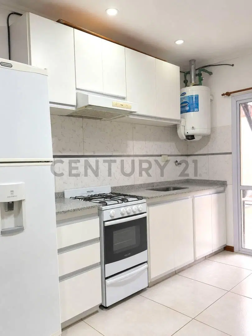 Departamento 2 dormitorios con Patio seco y Cochera. VENADO TUERTO 2