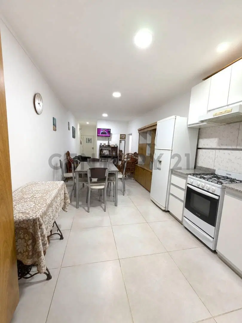 Departamento 2 dormitorios con Patio seco y Cochera. VENADO TUERTO 5