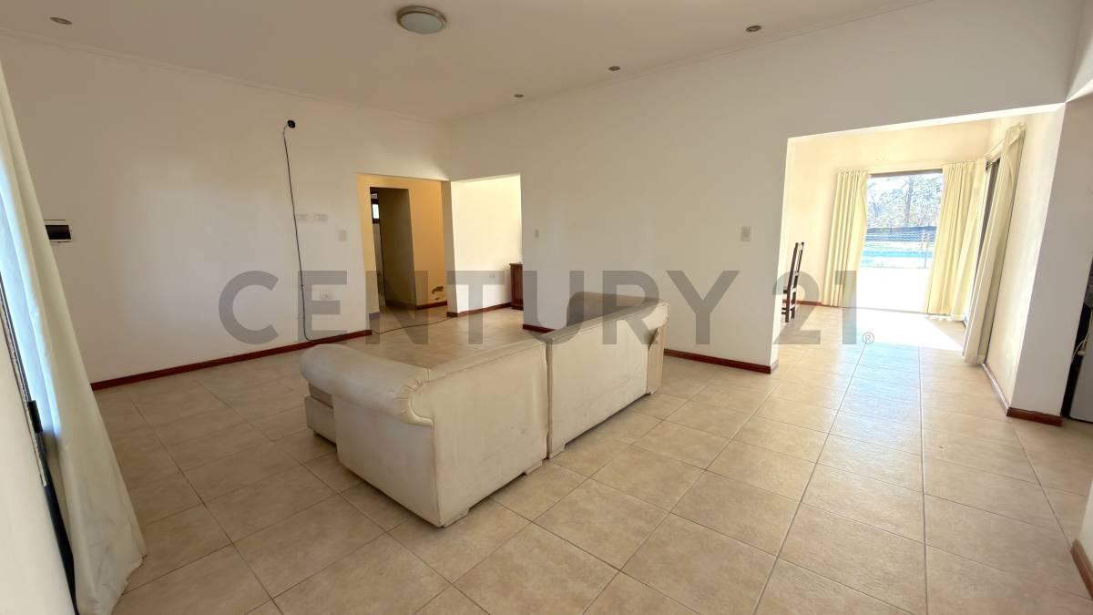 Foto de Casa quinta en Barrio Los Pinos - VENADO TUERTO, imagen 2
