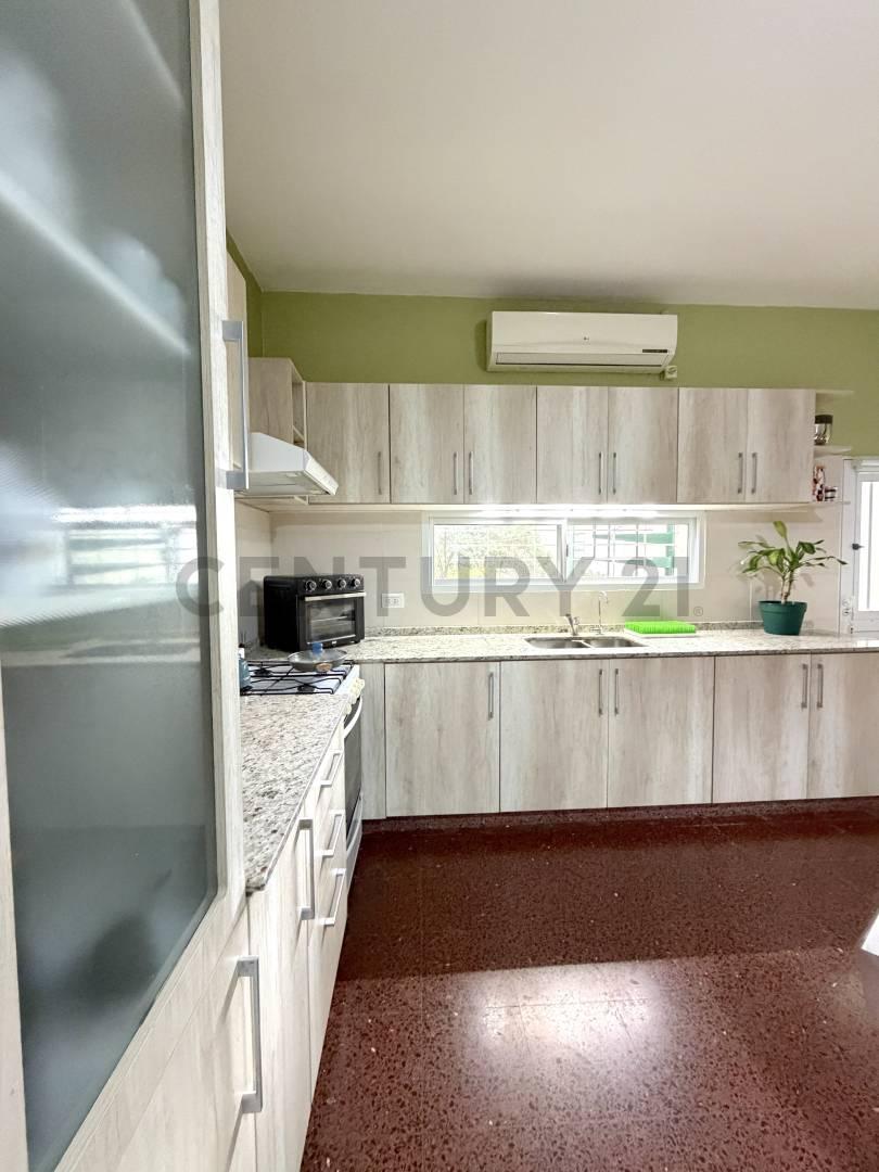 Foto de Casa céntrica de 2 dormitorios con patio y terraza. VENADO TUERTO, imagen 3