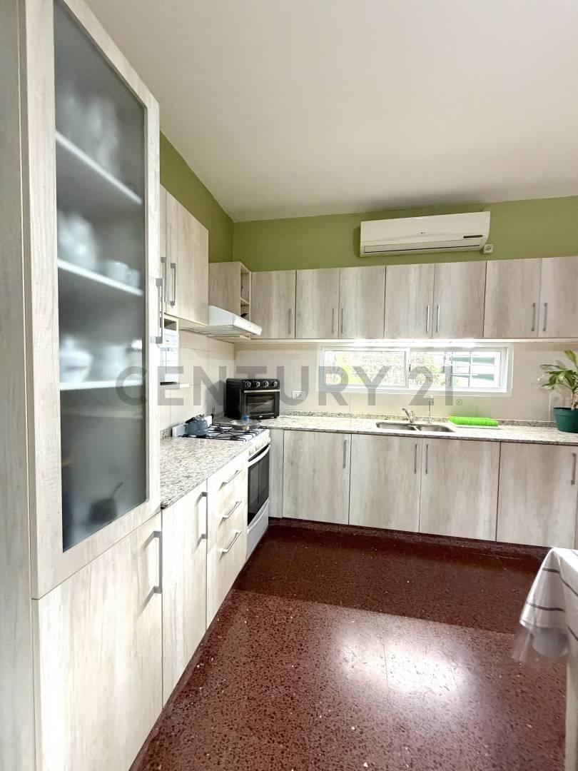 Foto de Casa céntrica de 2 dormitorios con patio y terraza. VENADO TUERTO, imagen 4