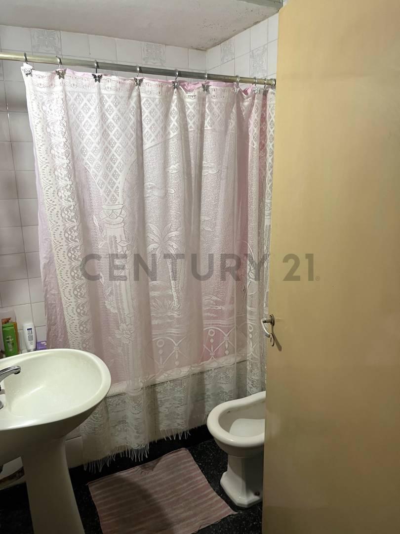 Foto de Casa a reciclar en zona céntrica - VENADO TUERTO, imagen 5