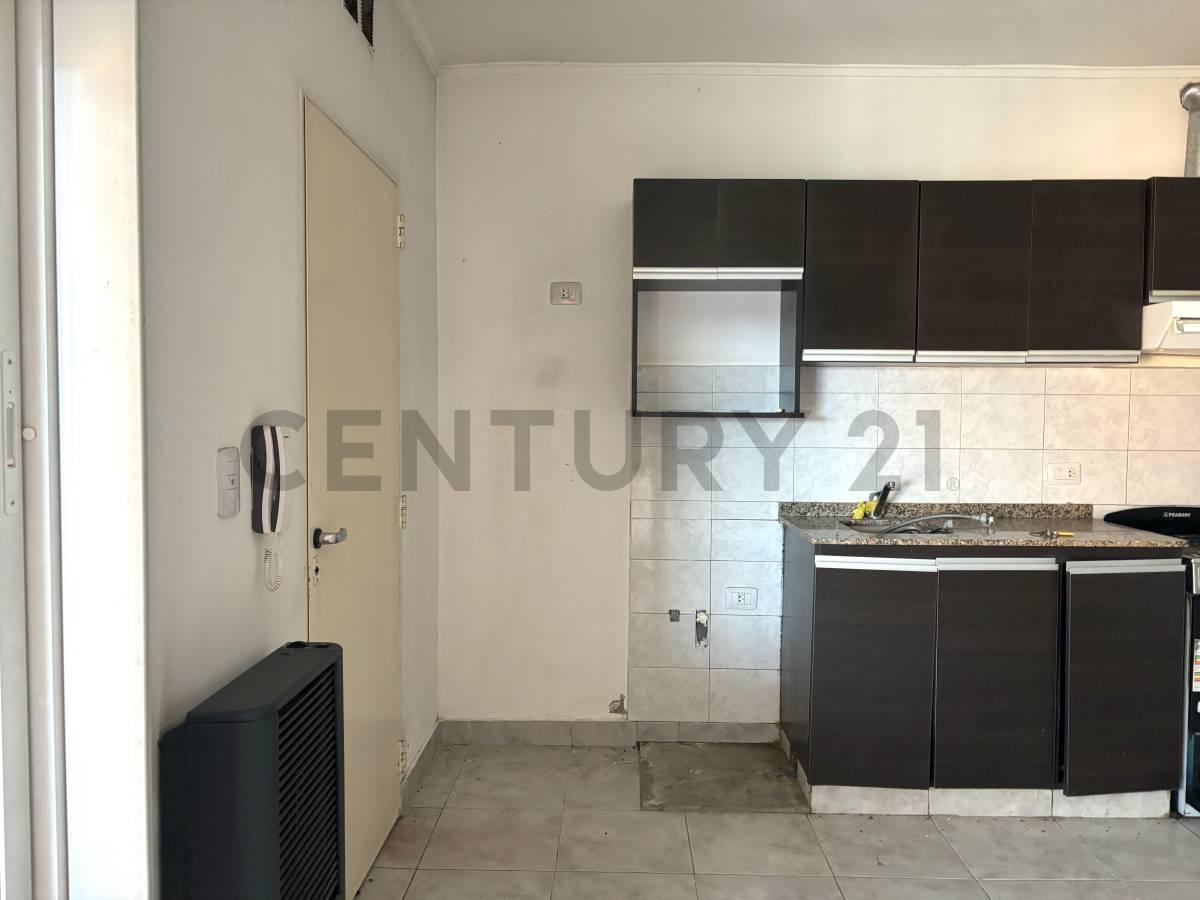 Foto de MONOAMBIENTE EN PRIMER PISO - EXCELENTE UBICACIÓN -VENADO TUERTO, imagen 1
