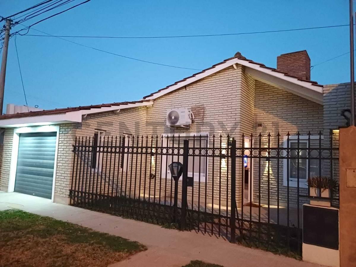 Foto de CASA 3 DORMITORIOS - VENADO TUERTO, imagen 1