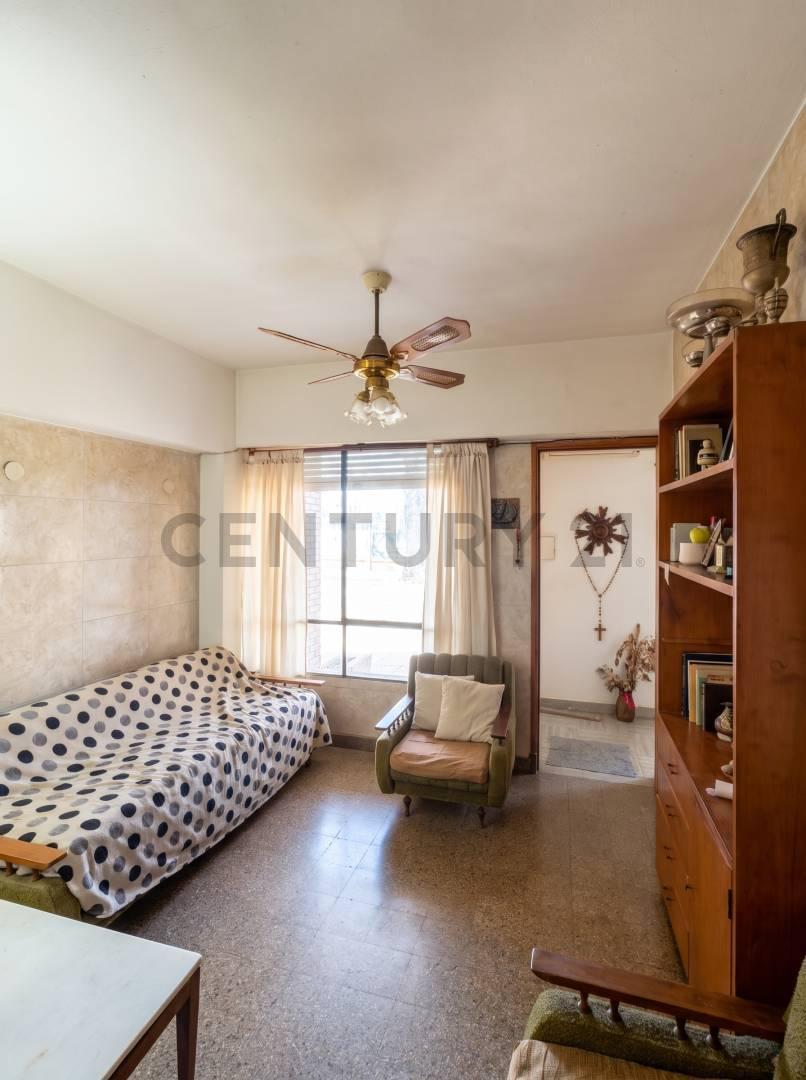 Foto de CASA 2 DORMITORIOS EN PLENO CENTRO - VENADO TUERTO, imagen 2