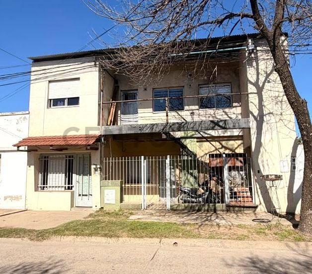 Foto de Casa con Departamentos - VENADO TUERTO, imagen 2