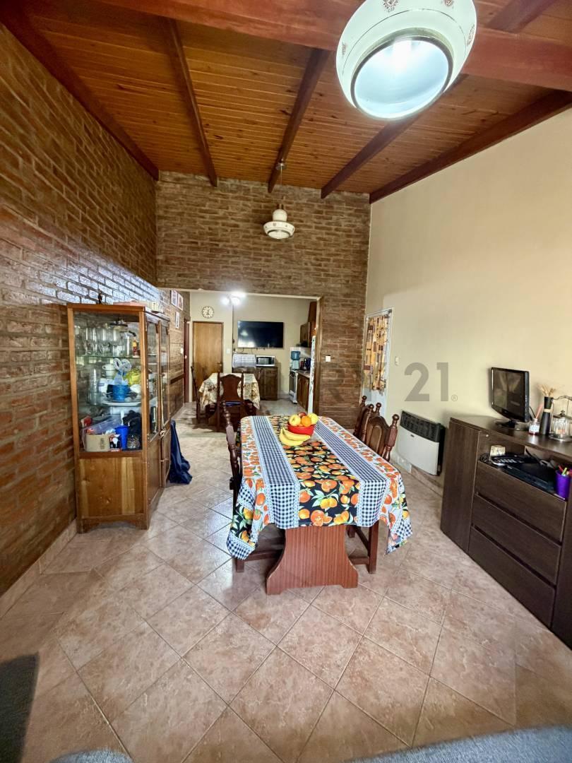 Foto de CASA DE 3 DORMITORIOS + DEPARTAMENTO INDEPENDIENTE.VENADO TUERTO, imagen 3