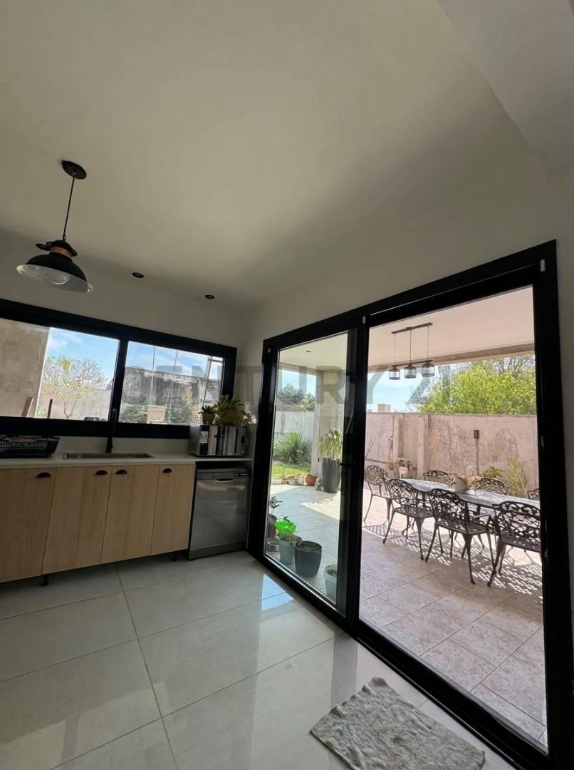 Foto de Casa moderna de excelente calidad en venta – VENADO TUERTO, imagen 2