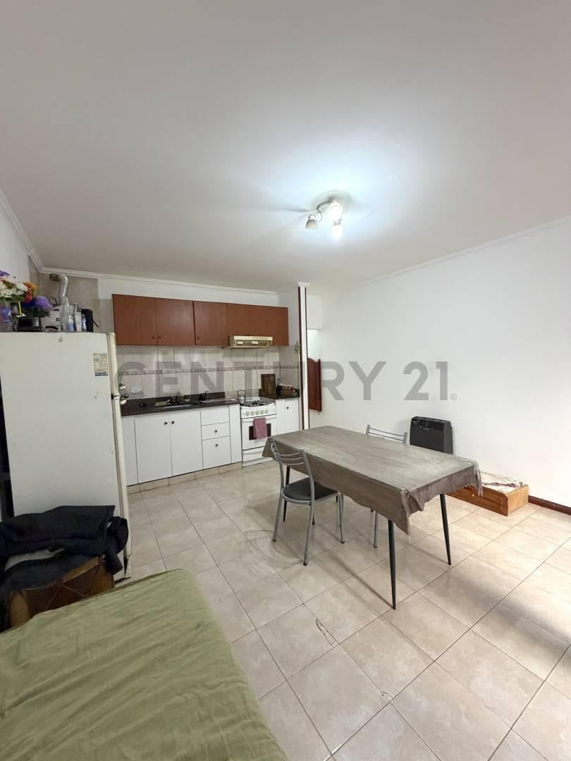 Foto de Departamento 2 ambientes a metros de Club Centenario. VENADO TUERTO, imagen 2