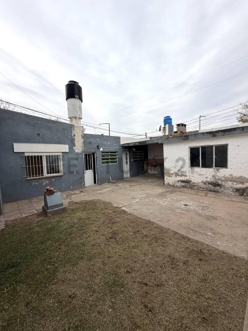 Foto de Casa 2 dormitorios - 5 ambientes - Con potencial de renovación. VENADO, imagen 4