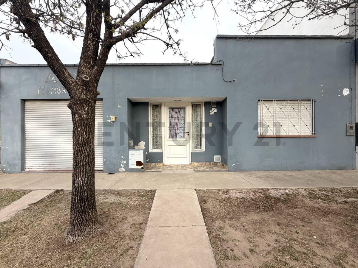 Foto de Casa 2 dormitorios - 5 ambientes - Con potencial de renovación. VENADO, imagen 1