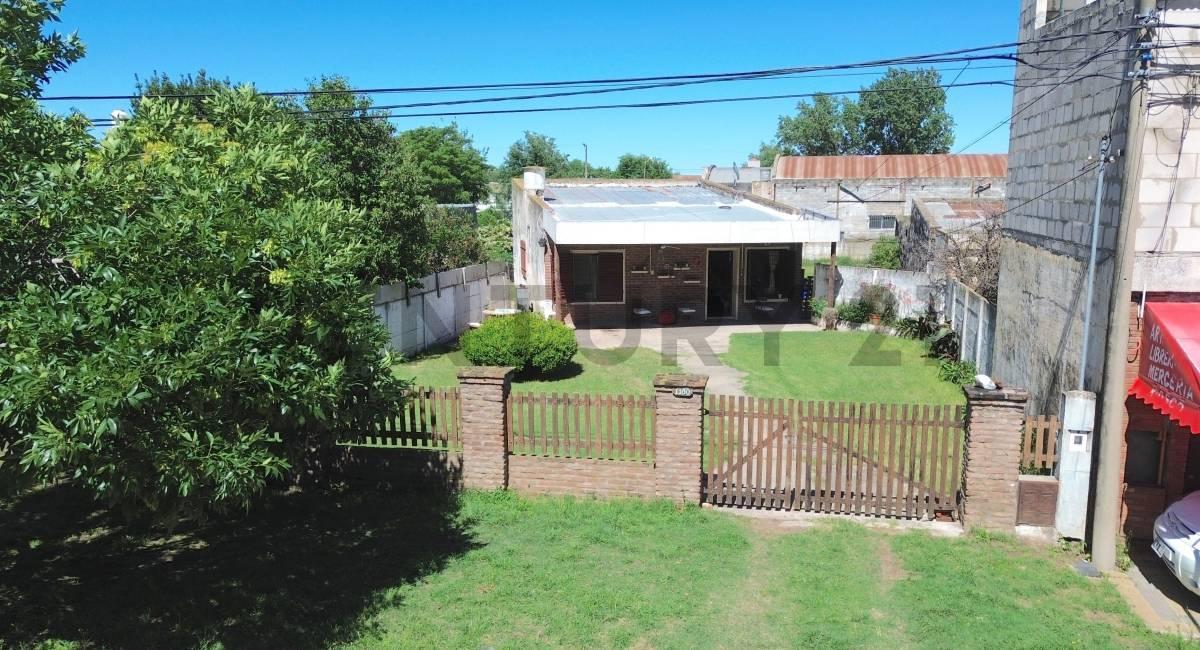 Foto de Casa a refaccionar con gran terreno en barrio Bernardino Rivadavia., imagen 2