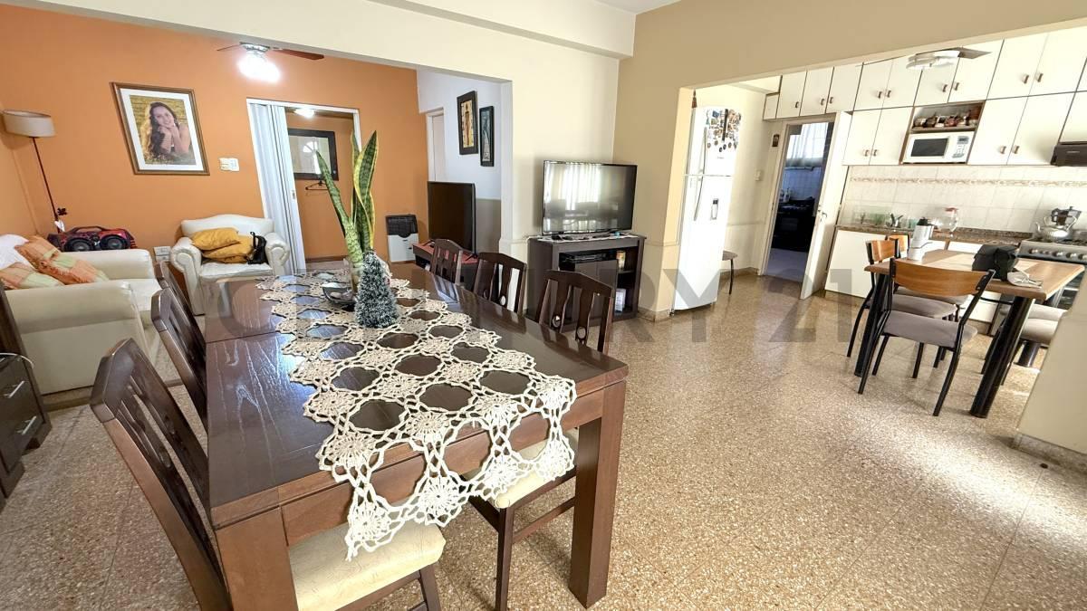 Foto de CASA 3 DORMITORIOS FRENTE A TERMINAL VENADO TUERTO, imagen 3