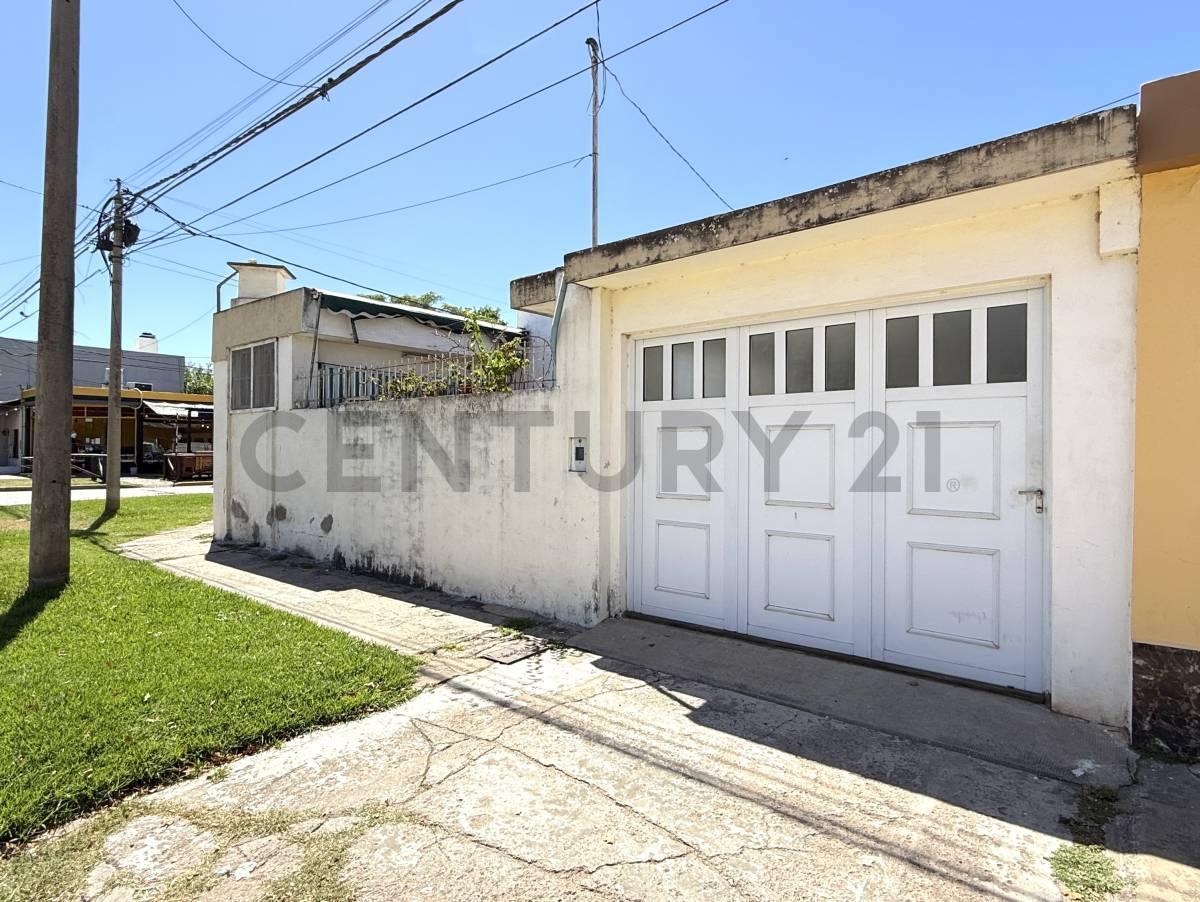 Foto de CASA 3 DORMITORIOS FRENTE A TERMINAL VENADO TUERTO, imagen 4