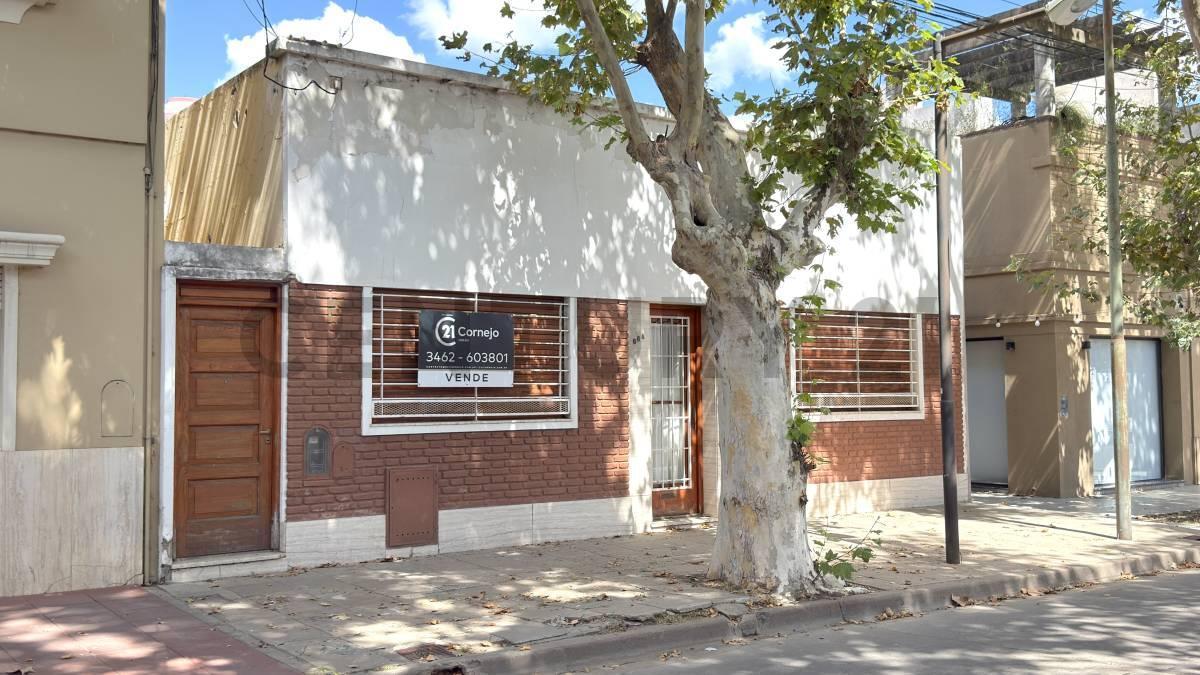 Foto de Casa 3 Dormitorios con Patio a Pasos de Calle Belgrano - VENADO TUERTO, imagen 1