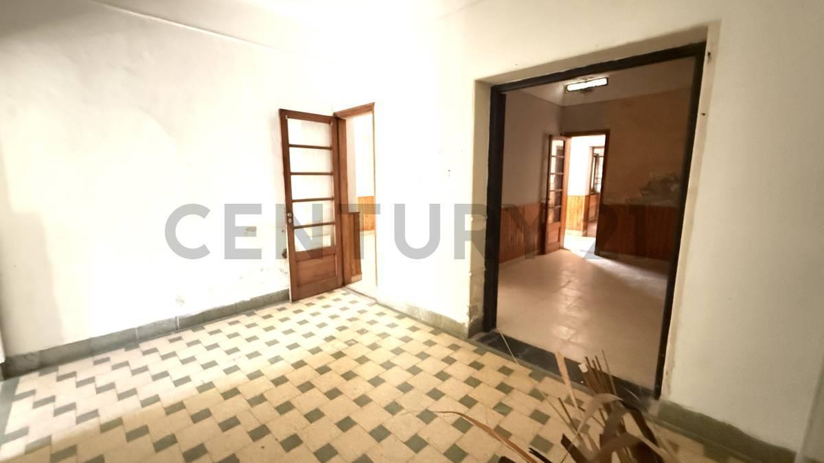 Foto de CASA EN VENTA. MICROCENTRO. ZONA DE BANCOS Y COMERCIOS. VENADO TUERTO., imagen 4