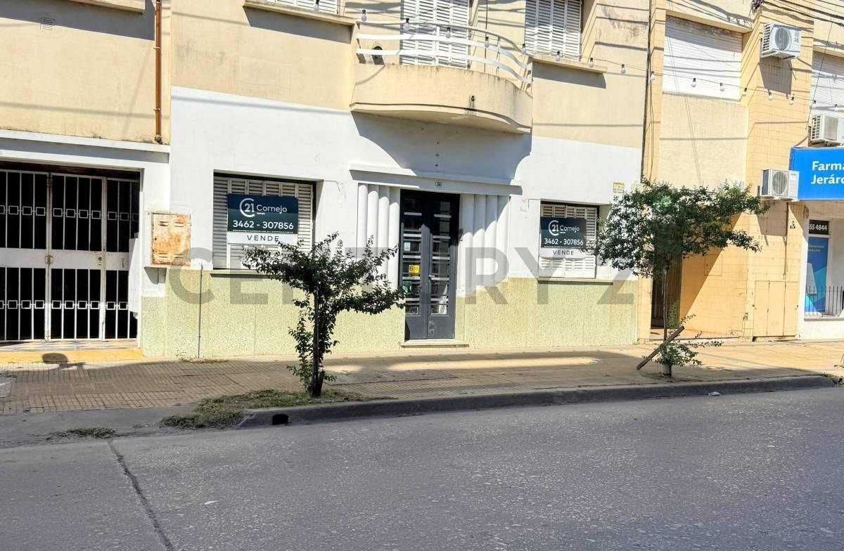 Foto de CASA EN VENTA. MICROCENTRO. ZONA DE BANCOS Y COMERCIOS. VENADO TUERTO., imagen 1