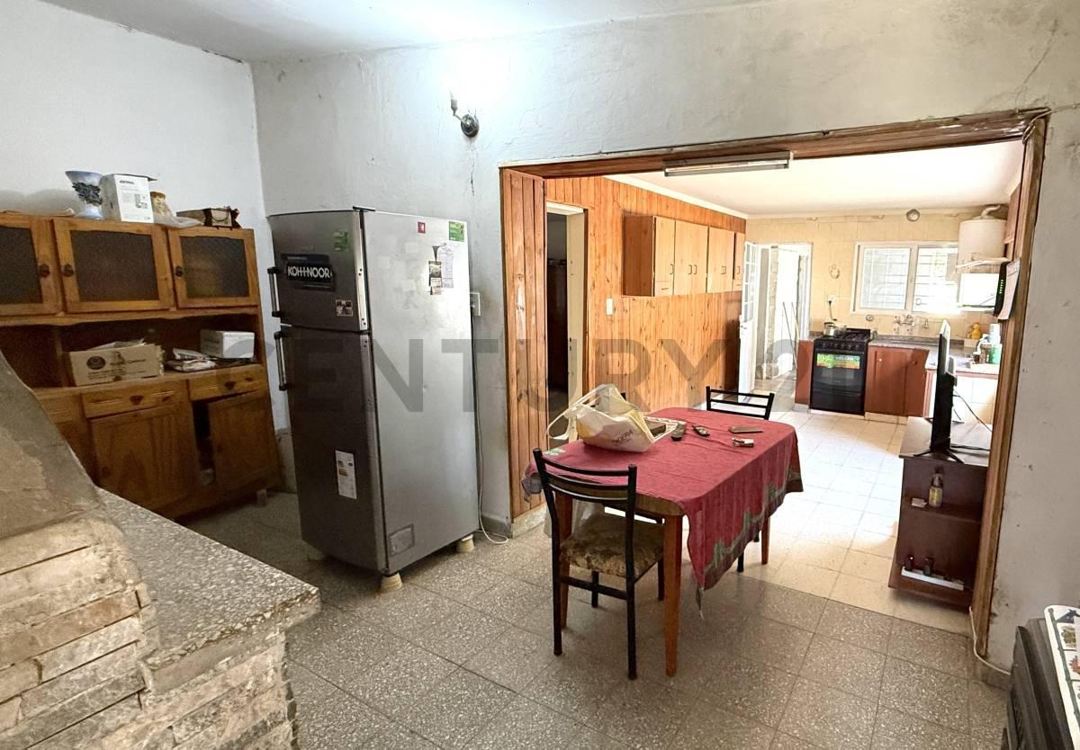 Foto de CASA 3 DORMITORIOS, 2 BAÑOS, AMPLIO TERRENO Y PILETA VENADO TUERTO, imagen 5