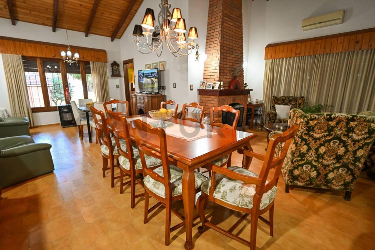 Foto de Exclusiva Casa Quinta con amplio parque, pileta y quincho, imagen 5