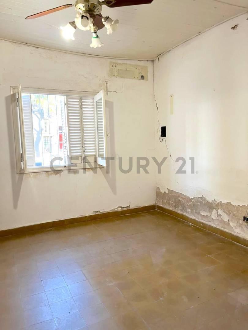 Foto de Casa de dos dormitorios, dos baños y patio con gran depósito. VENADO, imagen 5