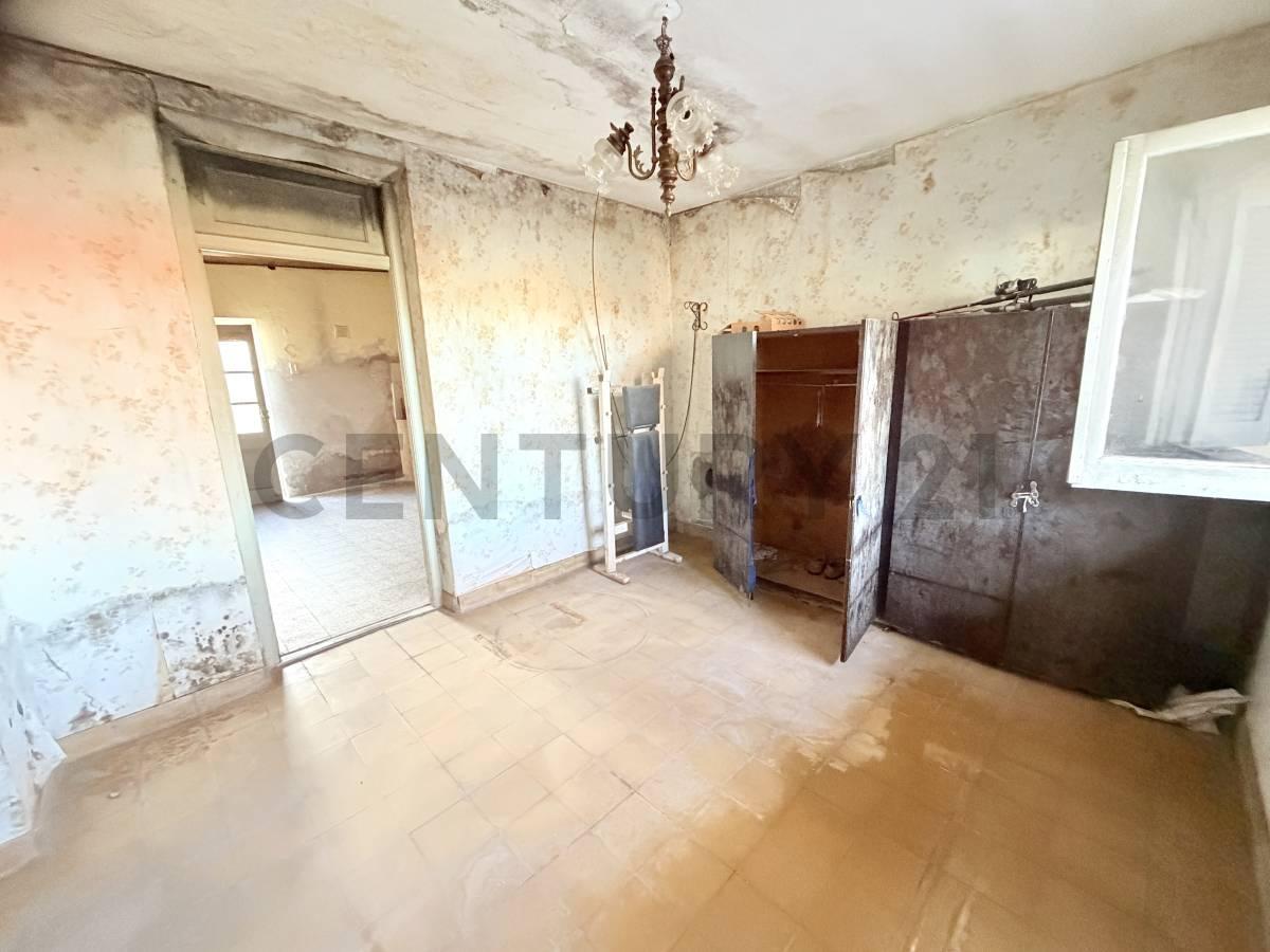 Foto de OPORTUNIDAD PARA TRANSFORMAR Y CREAR VALOR - Casa a reciclar | Venado, imagen 2