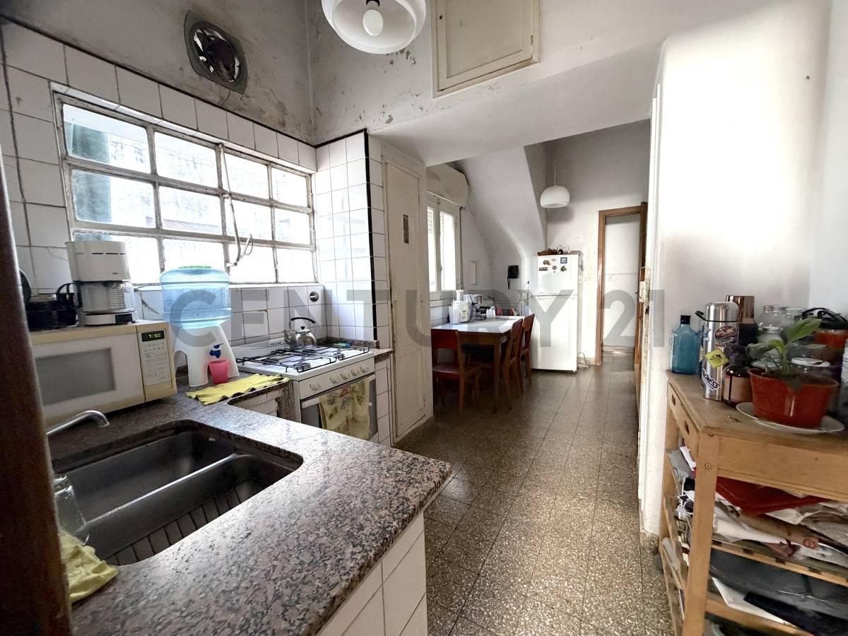 Foto de OPORTUNIDAD EN PLENO CENTRO DE VENADO TUERTO - CASA A RECICLAR CON LOTE, imagen 4