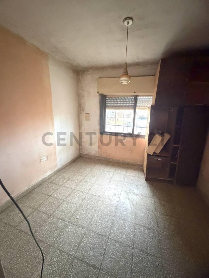 Foto de PROPIEDAD A RECICLAR EN LOTE DE 270 M2, A METROS DE AVENIDA EVA PERÓN, imagen 4