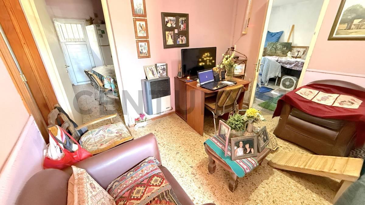 Foto de Casa céntrica. Dos dormitorios y cochera, imagen 3