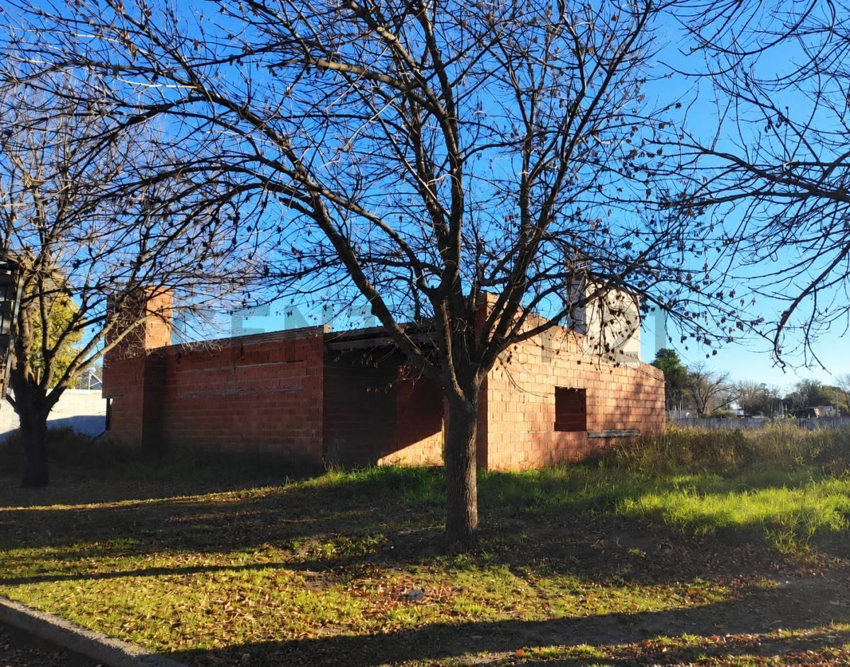 Foto de CASA EN CONSTRUCCION EN VENTA, CON AMPLIO TERRENO EN MAGGIOLO, imagen 1