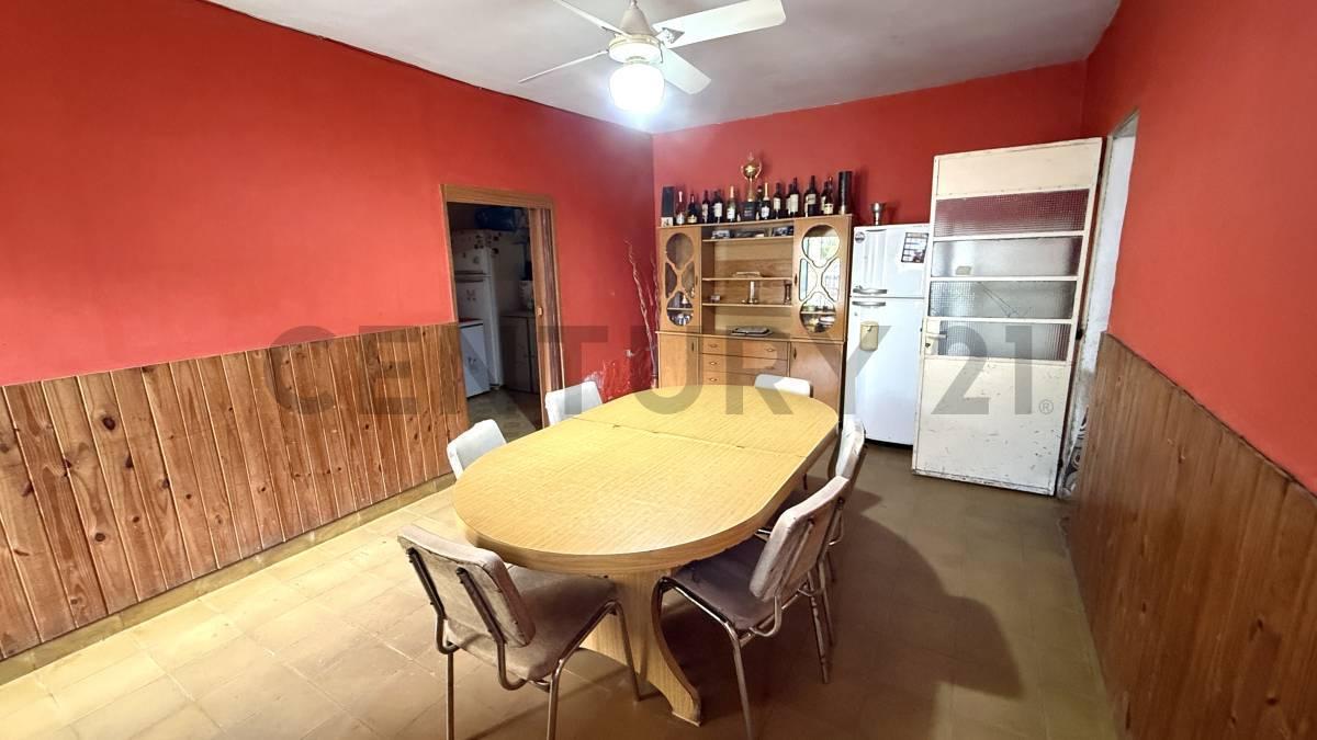 Foto de Casa con 3 dormitorios y galpón independiente. Venado Tuerto., imagen 2