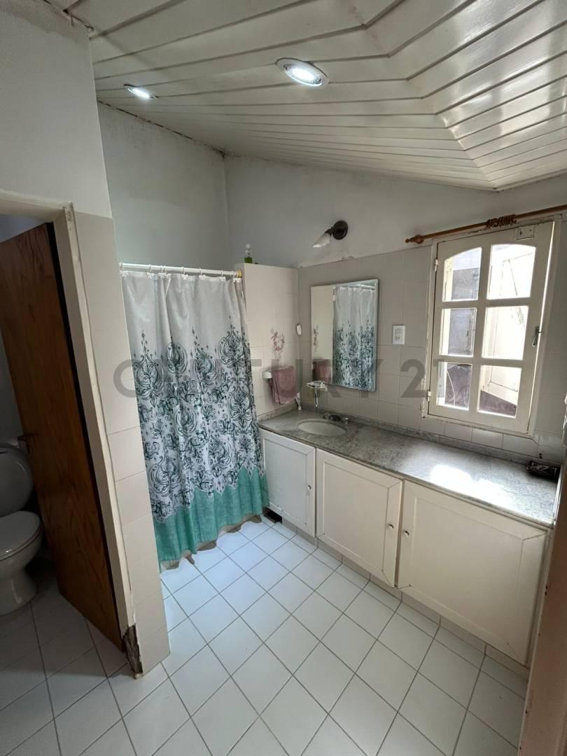 Foto de VENADO TUERTO - CASA DE 3 DORMITORIOS A METROS DE AV. JORGE NEWBERY, imagen 2