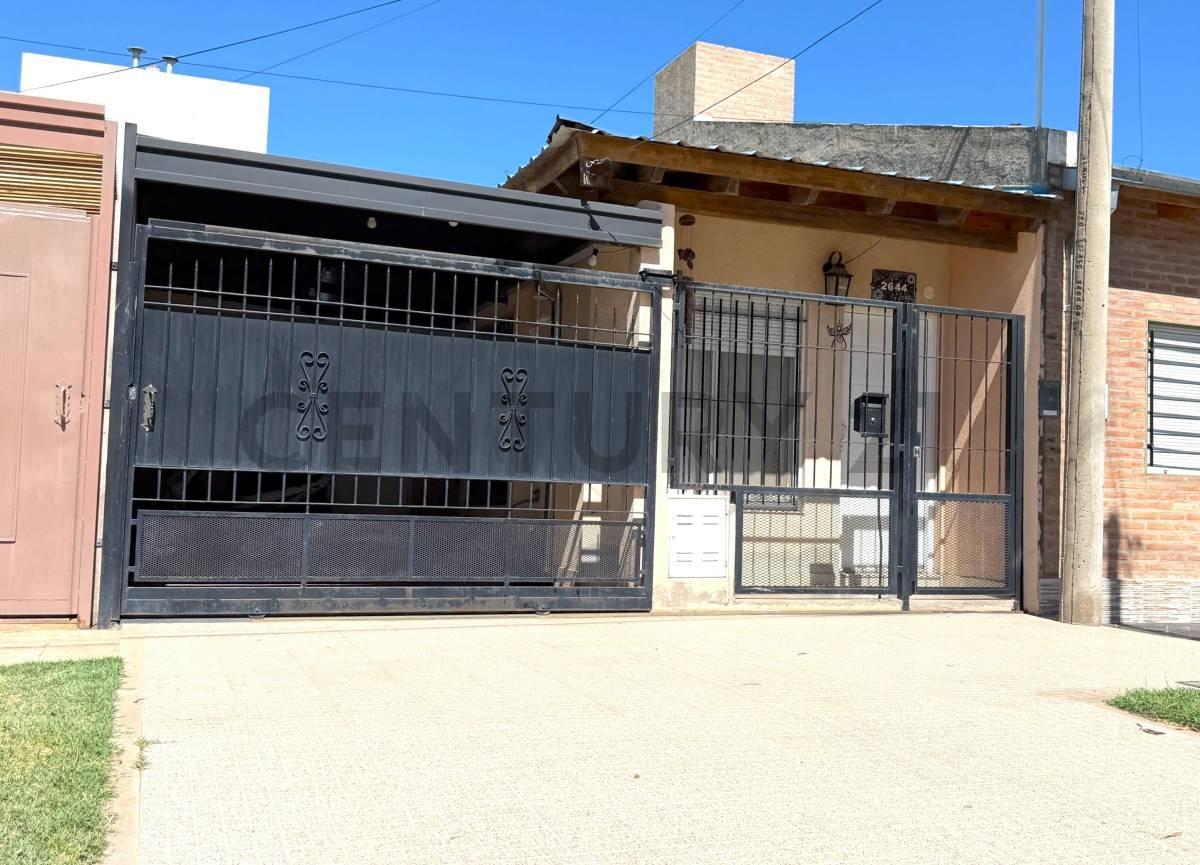 Foto de Casa 2 dormitorios, cochera y patio pequeño con asador. MB zona VENADO, imagen 1