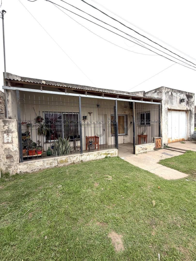 Foto de Casa de 2 dormitorios con patio, quincho y garage. VENADO TUERTO, imagen 1