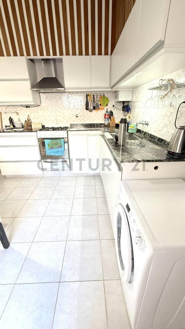 Foto de IMPECABLE CASA DE 3 DORMITORIOS EN B° BERNARDINO RIVADAVIA. VENADO, imagen 5