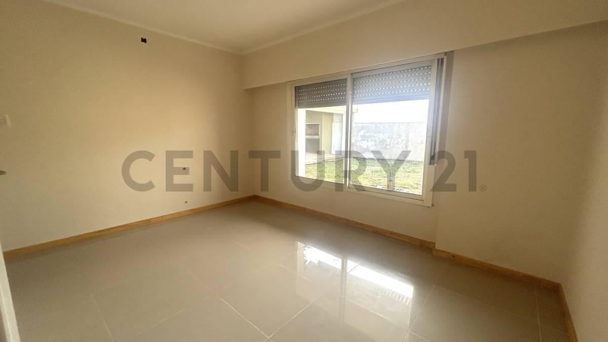Foto de Casa de 3 Dormitorios a solo 4 cuadras del centro. VENADO TUERTO, imagen 3