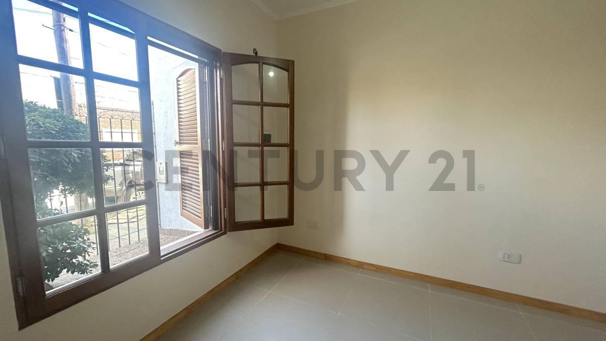 Foto de Casa de 3 Dormitorios a solo 4 cuadras del centro. VENADO TUERTO, imagen 2