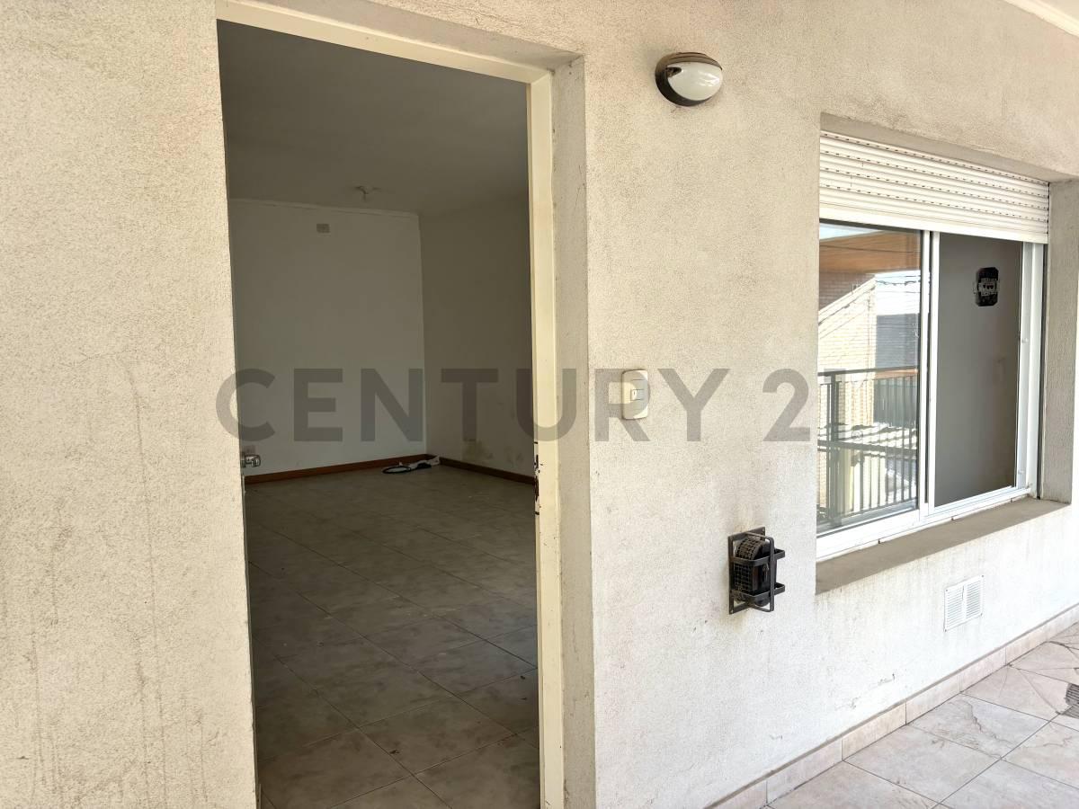 Foto de MONOAMBIENTE EN PRIMER PISO - EXCELENTE UBICACIÓN -VENADO TUERTO, imagen 4