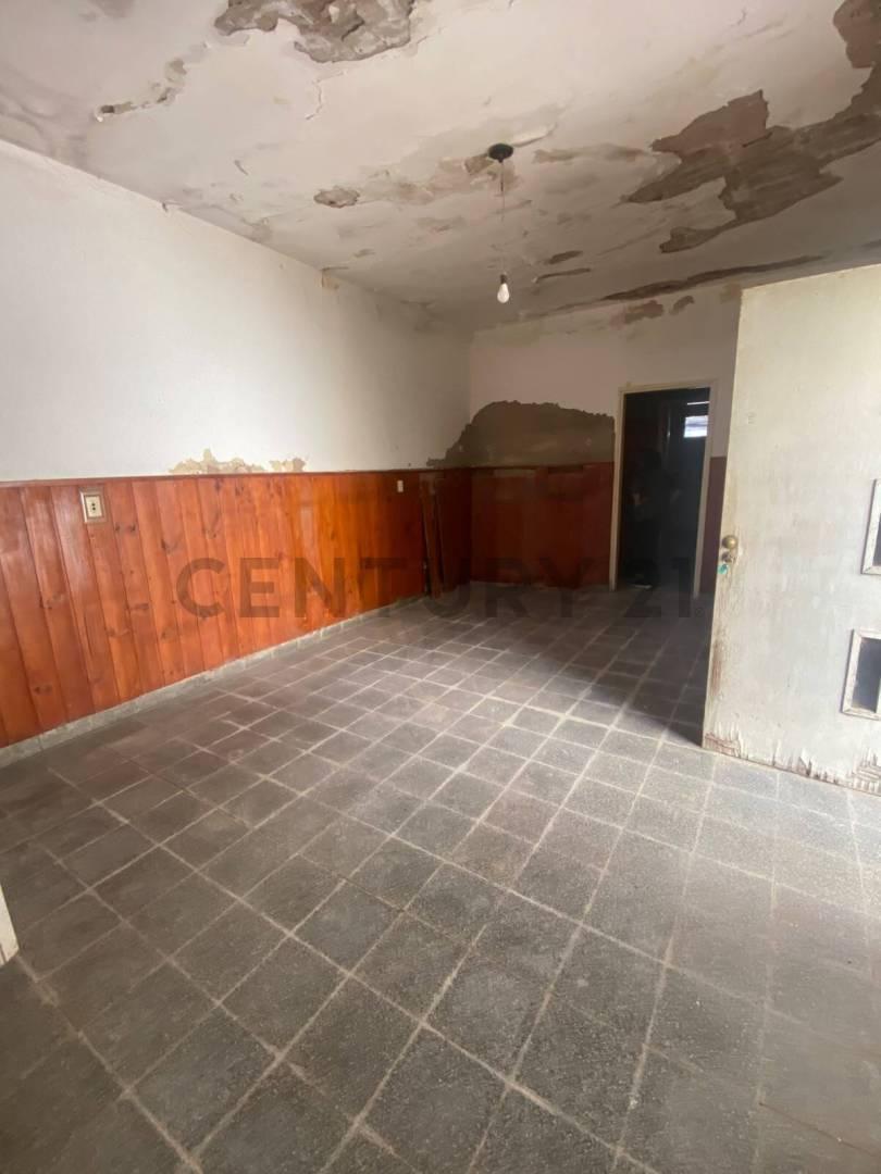Foto de CASA A REMODELAR EN VENTA EXCELENTE UBICACIÓN - BERABEVÚ, imagen 2