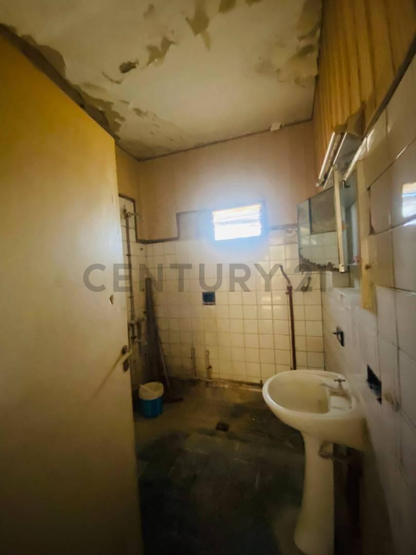 Foto de CASA A REMODELAR EN VENTA EXCELENTE UBICACIÓN - BERABEVÚ, imagen 1