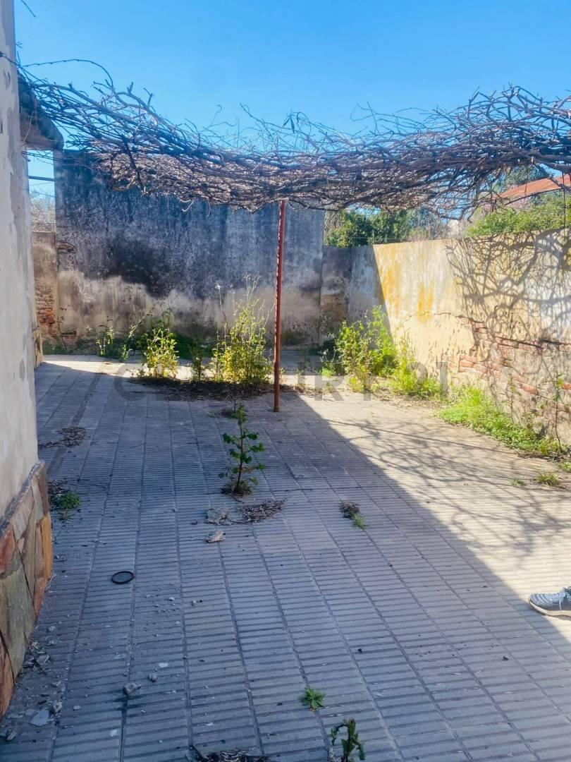 Foto de CASA A REMODELAR EN VENTA EXCELENTE UBICACIÓN - BERABEVÚ, imagen 4