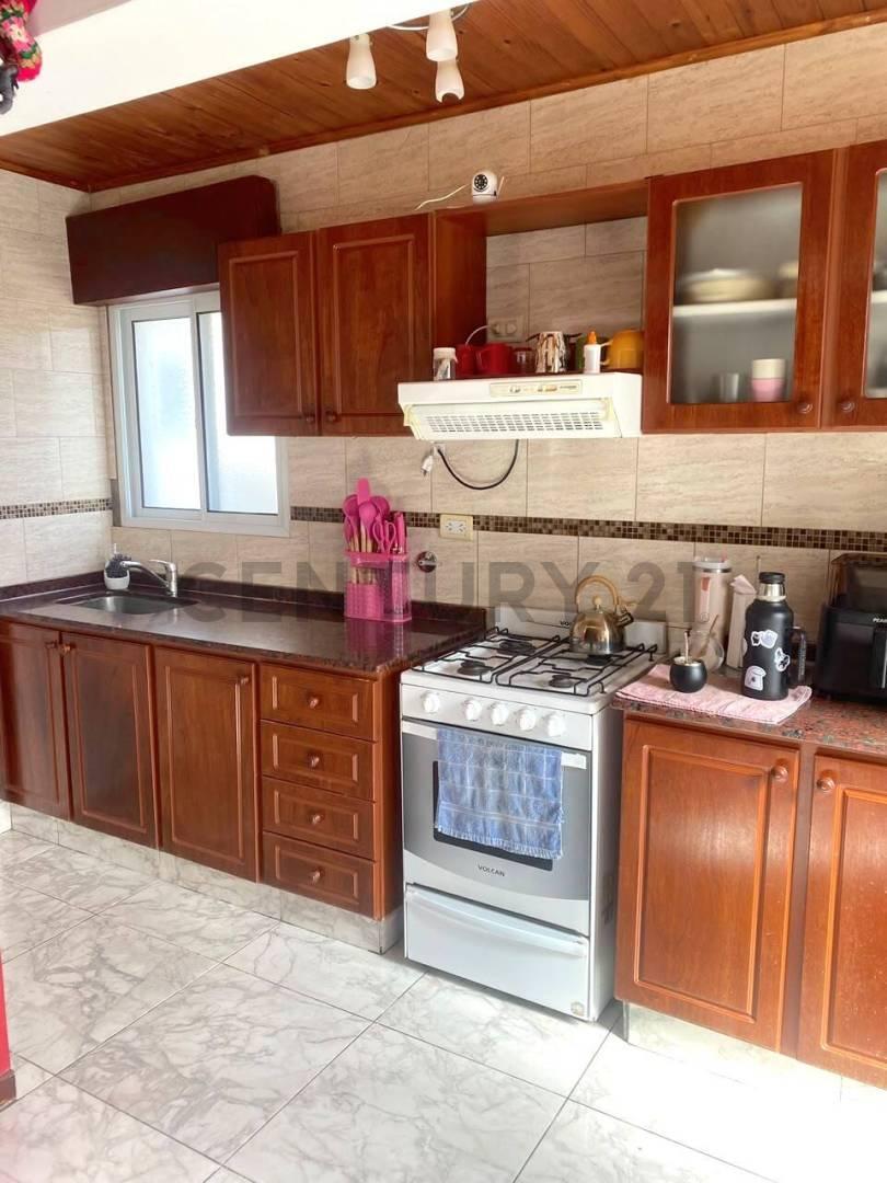 Foto de CASA EN VENTA - BERABEVÚ, imagen 4