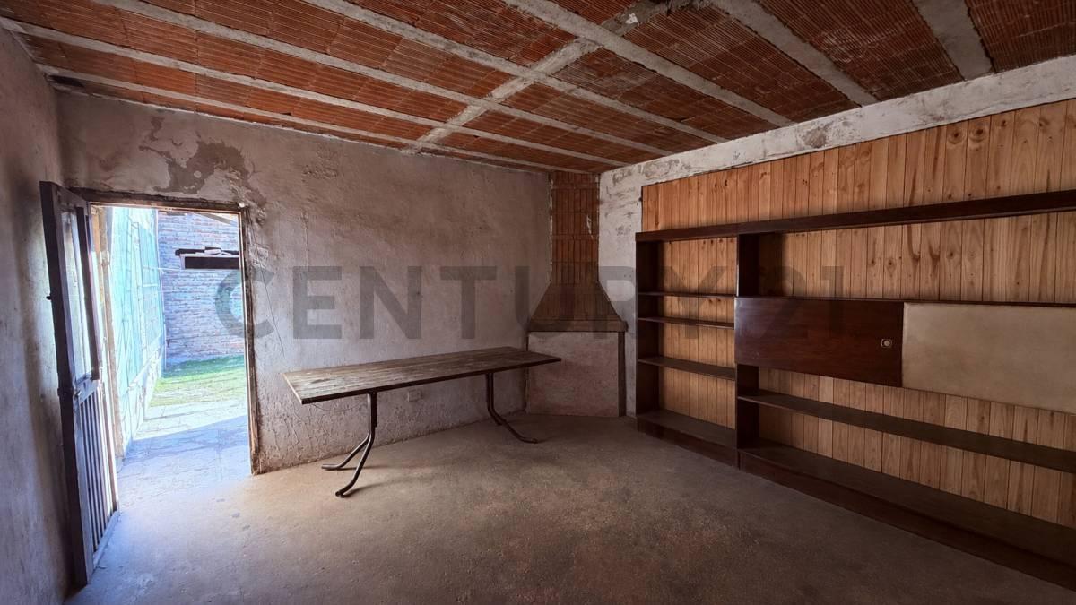 Foto de OPORTUNIDAD | CASA A RECICLAR CON GRAN POTENCIAL - VENADO TUERTO, imagen 3