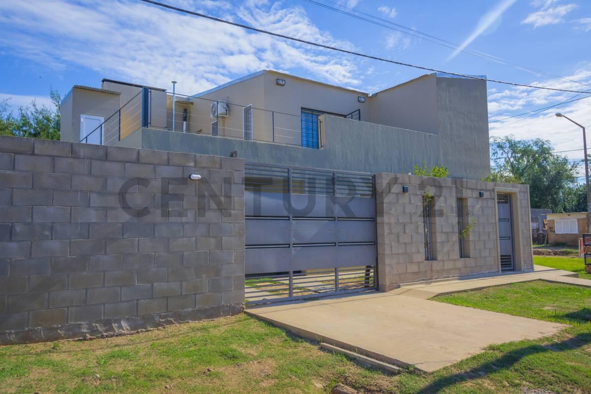 Foto de Casa moderna de 3 habitaciones con pileta. VENADO TUERTO, imagen 5