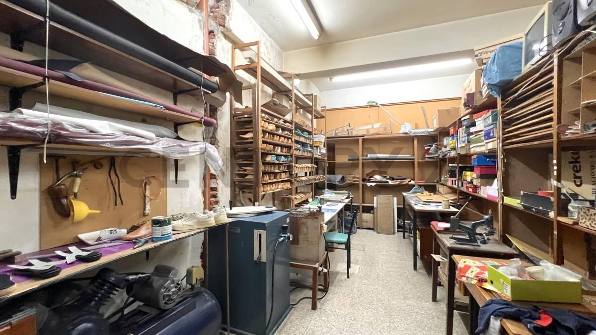 Foto de Tu marca merece este lugar: VENTA DE LOCAL COMERCIAL EN EL CENTRO DE, imagen 2